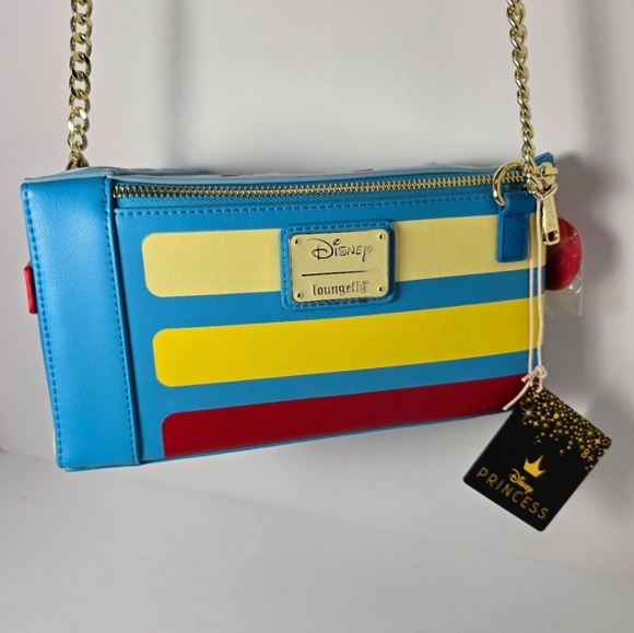 Loungefly disney Princess snow whites cake crossbody Snow White Chain Strap nwt - Picture 4 of 11